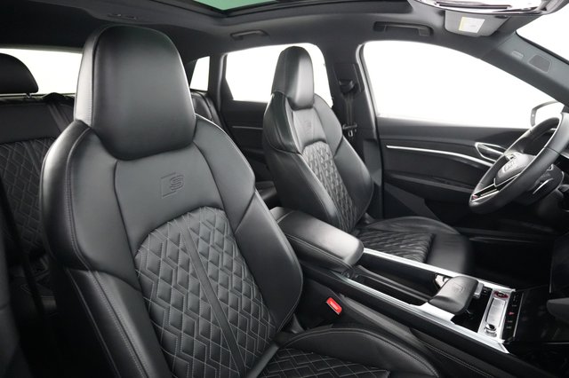 2024 Audi SQ8 e-tron — photo 18 of 22