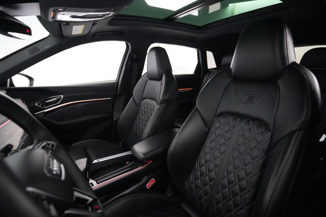 2024 Audi SQ8 e-tron — photo 3 of 22