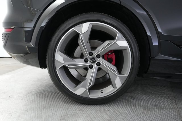 2024 Audi SQ8 e-tron — photo 17 of 22