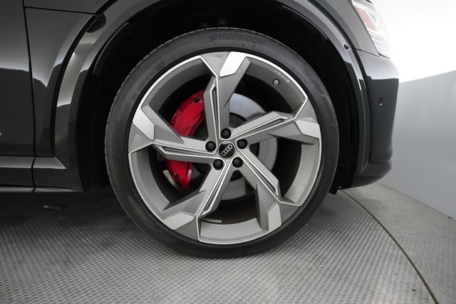 2024 Audi SQ8 e-tron — photo 16 of 22