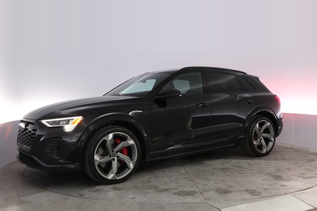 2024 Audi SQ8 e-tron — photo 14 of 22