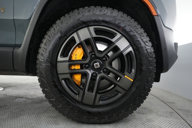 2025 Rivian R1S