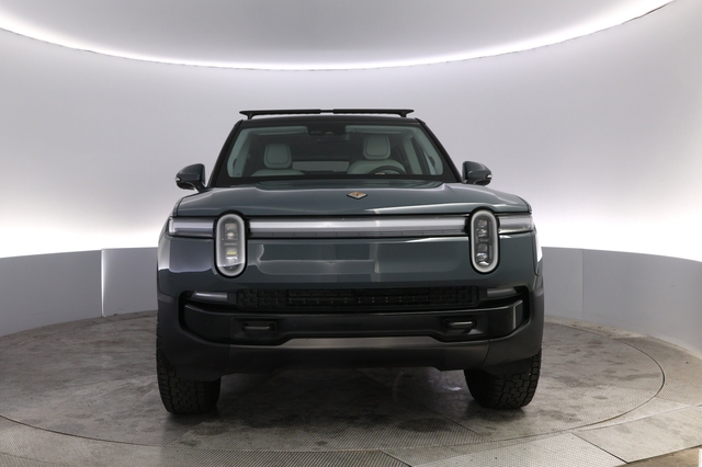2025 Rivian R1S