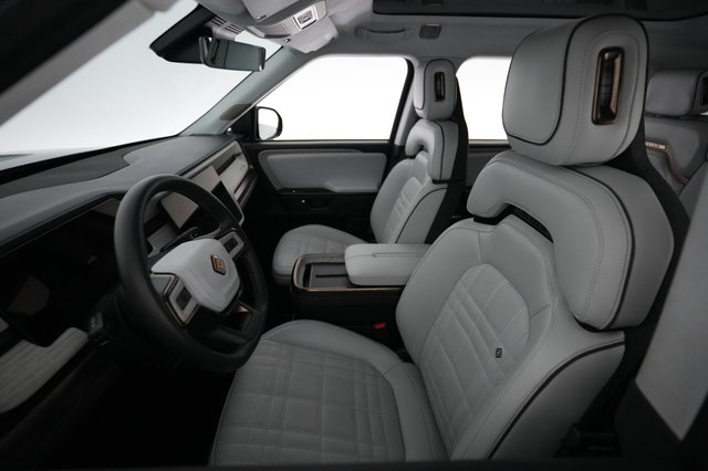 2025 Rivian R1S — photo 3 of 21