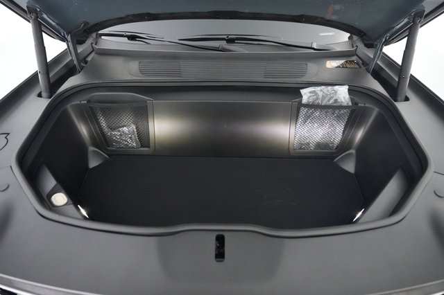 2025 Rivian R1S — photo 21 of 21
