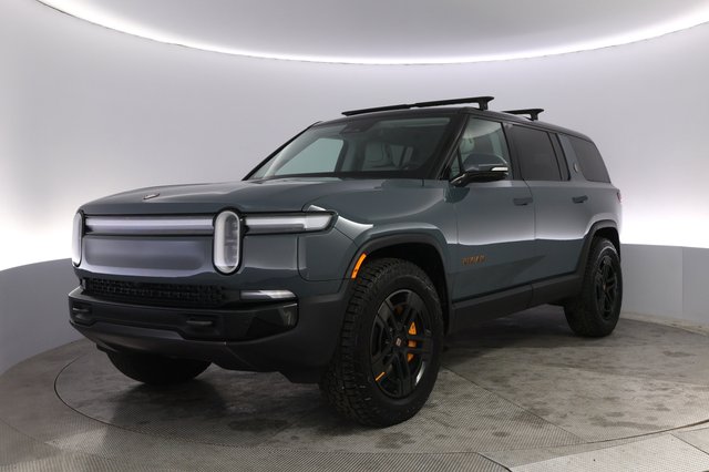 2025 Rivian R1S — VIN 7PDSGCBP6SN068687