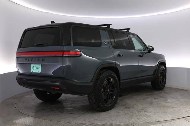 2025 Rivian R1S — photo 2 of 21