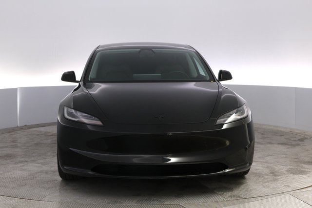 2025 Tesla Model 3 — photo 9 of 21