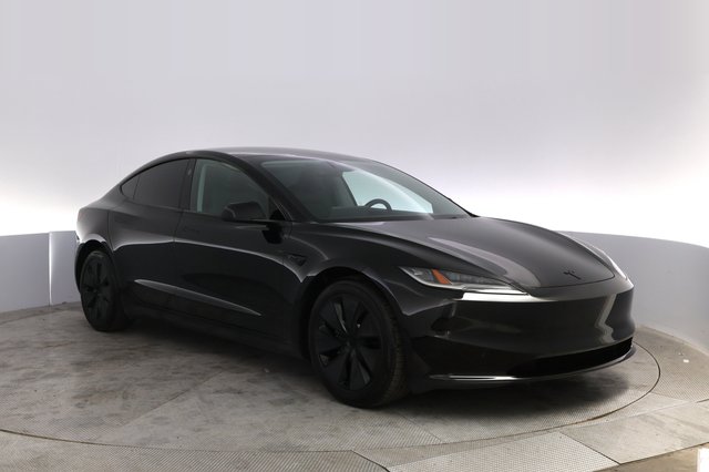 2025 Tesla Model 3 — photo 10 of 21