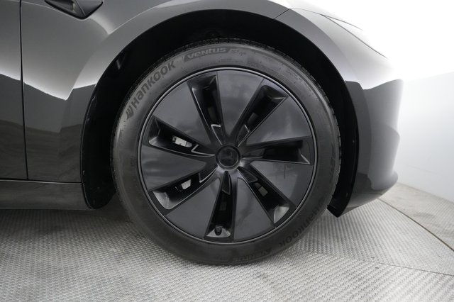 2025 Tesla Model 3 — photo 16 of 21