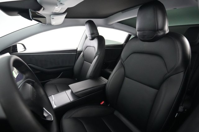 2025 Tesla Model 3 — photo 3 of 21