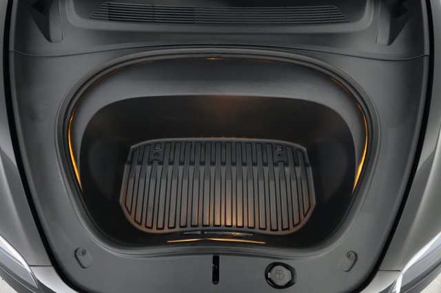 2025 Tesla Model 3 — photo 20 of 21