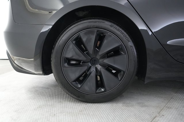 2025 Tesla Model 3 — photo 17 of 21