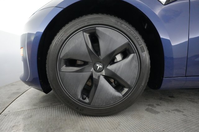 2019 Tesla Model 3 — photo 17 of 21