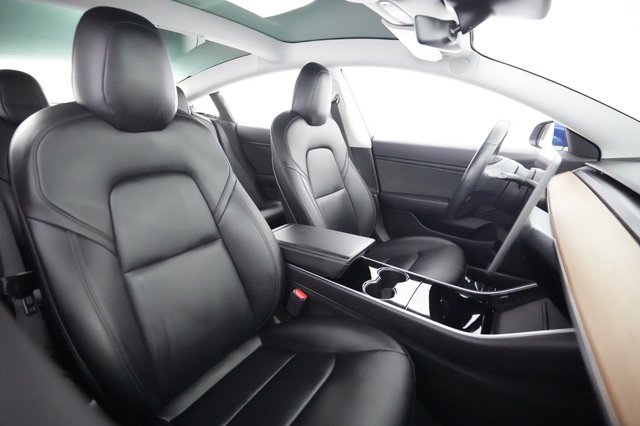 2019 Tesla Model 3 — photo 18 of 21
