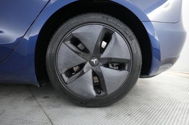 2019 Tesla Model 3 — photo 16 of 21