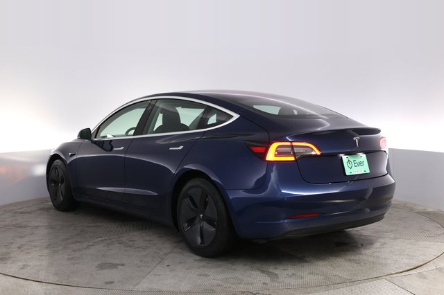 2019 Tesla Model 3 — photo 13 of 21