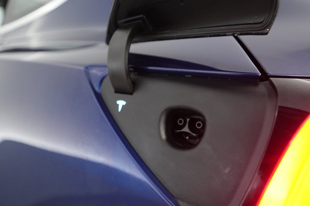2019 Tesla Model 3 — photo 8 of 21