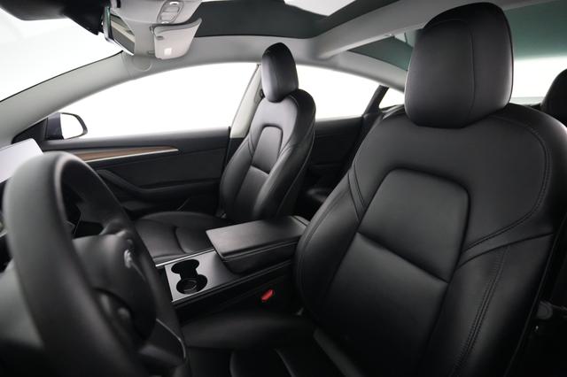 2022 Tesla Model 3 — photo 3 of 21