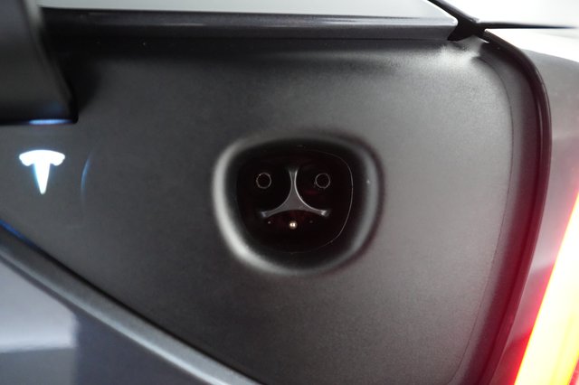 2022 Tesla Model 3 — photo 8 of 21