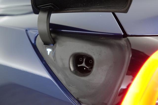 2023 Tesla Model 3 — photo 8 of 22