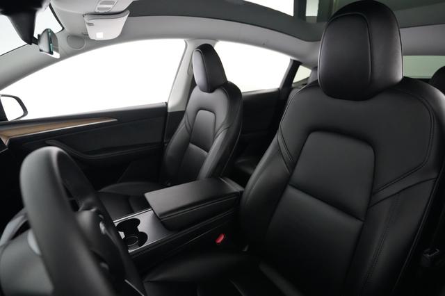 2023 Tesla Model Y — photo 3 of 21