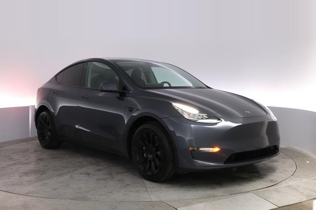 2023 Tesla Model Y — photo 10 of 21