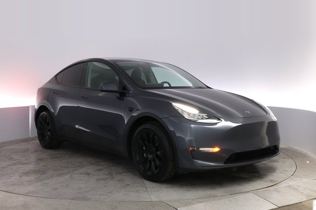 2023 Tesla Model Y — photo 10 of 21