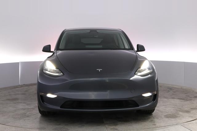 2023 Tesla Model Y — photo 9 of 21