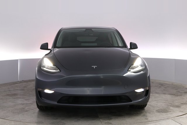 2023 Tesla Model Y — photo 9 of 21