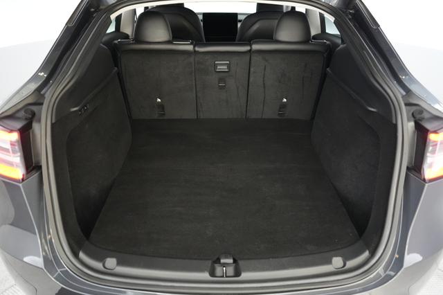 2023 Tesla Model Y — photo 6 of 21