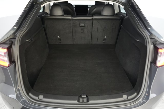 2023 Tesla Model Y — photo 6 of 21