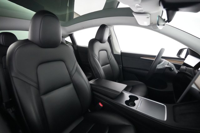 2023 Tesla Model Y — photo 18 of 21