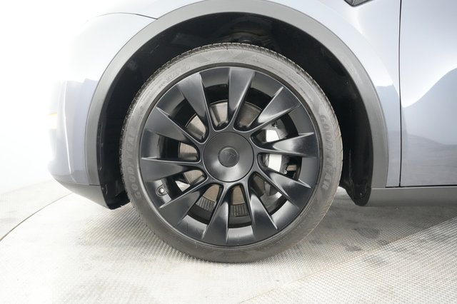 2023 Tesla Model Y — photo 15 of 21