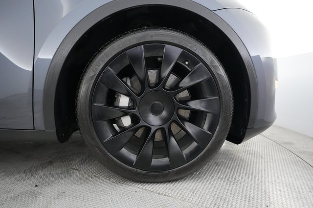 2023 Tesla Model Y — photo 16 of 21