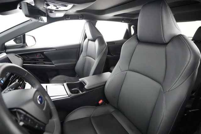 2023 Subaru Solterra — photo 3 of 20