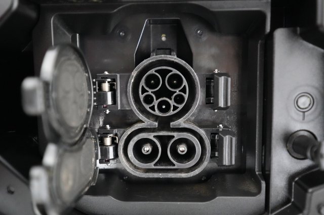 2023 Subaru Solterra — photo 8 of 20
