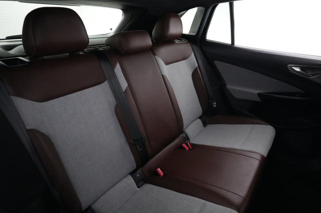 2023 Volkswagen ID.4 — photo 4 of 20