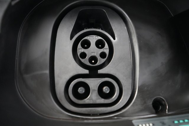 2023 Volkswagen ID.4 — photo 8 of 20