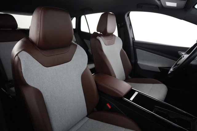 2023 Volkswagen ID.4 — photo 18 of 20
