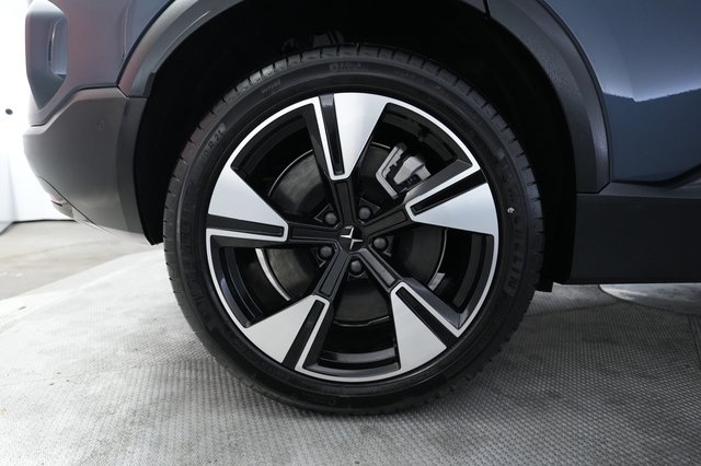 2025 Polestar 3 — photo 17 of 21