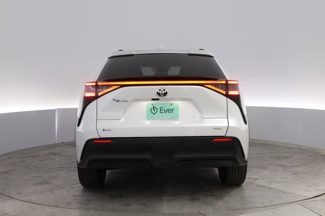 2025 Toyota bZ4X — photo 12 of 20