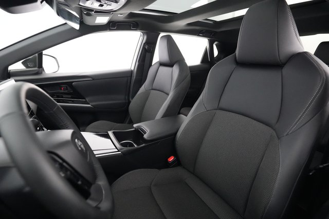 2025 Toyota bZ4X — photo 3 of 20