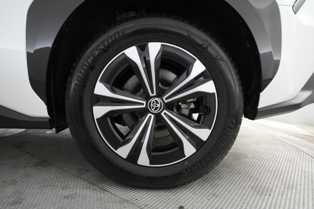 2025 Toyota bZ4X — photo 7 of 20