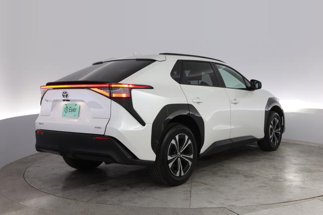 2025 Toyota bZ4X — photo 2 of 20