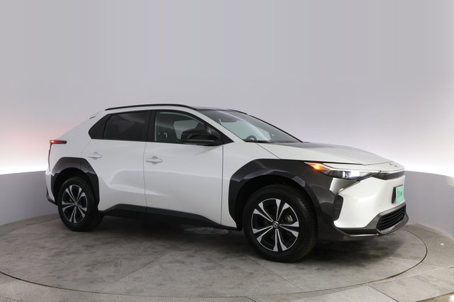 2025 Toyota bZ4X — photo 11 of 20