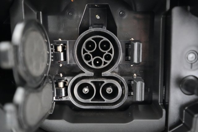 2025 Toyota bZ4X — photo 8 of 20
