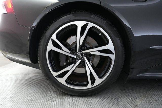 2022 Audi e-tron GT — photo 17 of 21