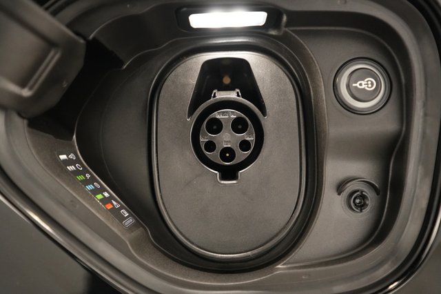 2022 Audi e-tron GT — photo 20 of 21