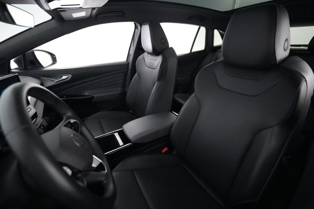 2023 Volkswagen ID.4 — photo 3 of 23